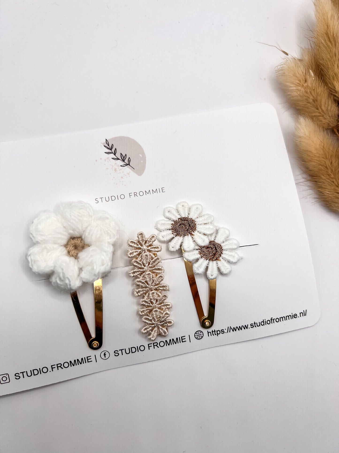 Dainty White Flower Set
