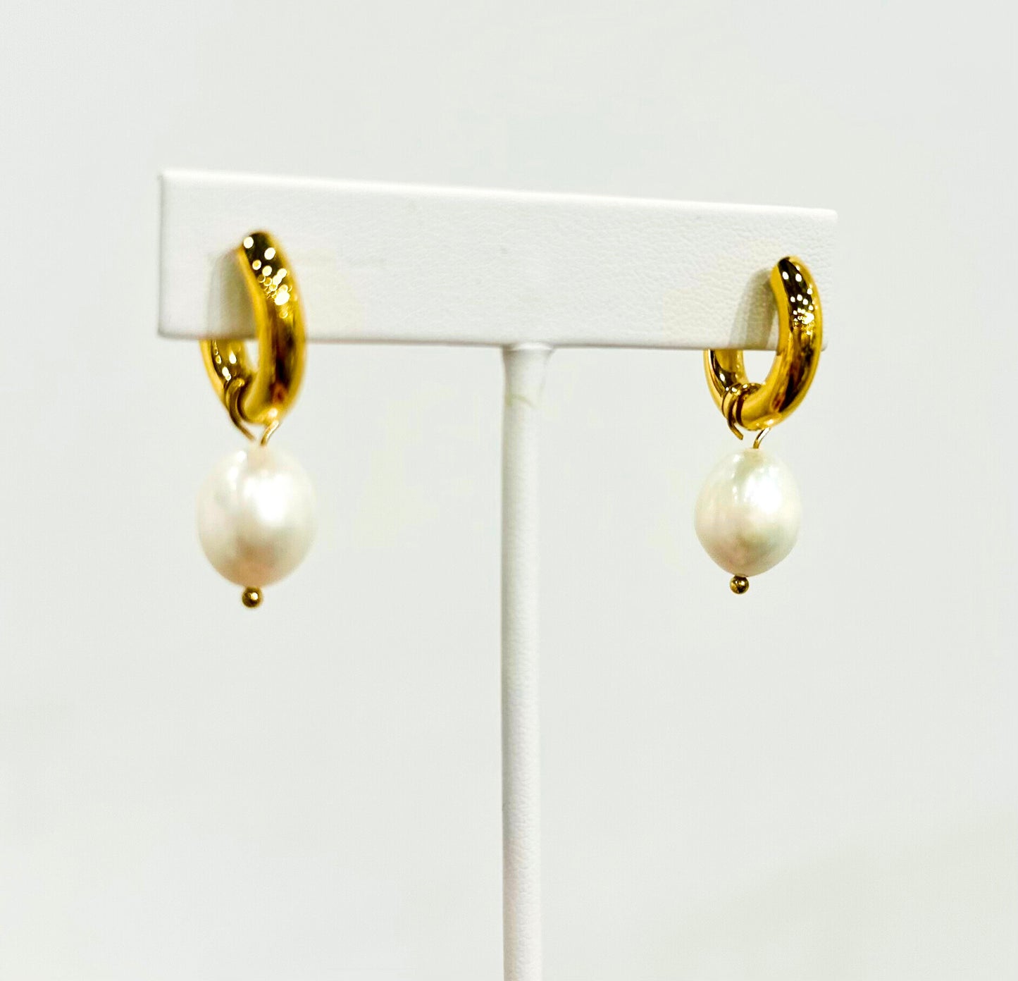 Rose Hoop With Pearl
