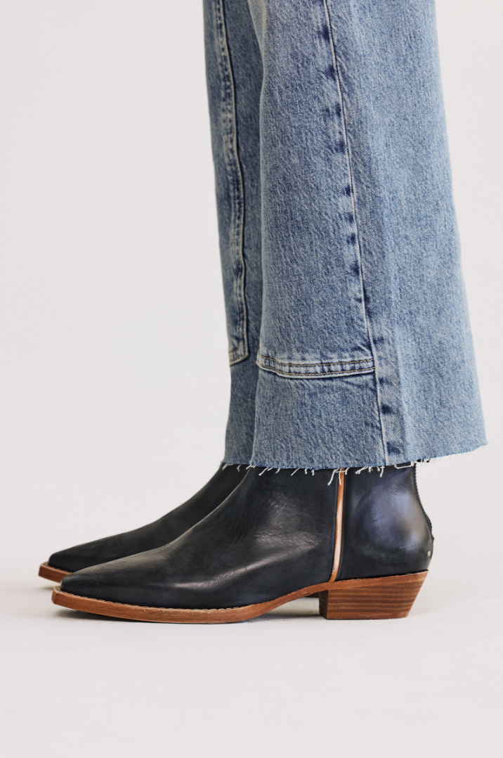 Risk Taker Mid Rise Jeans