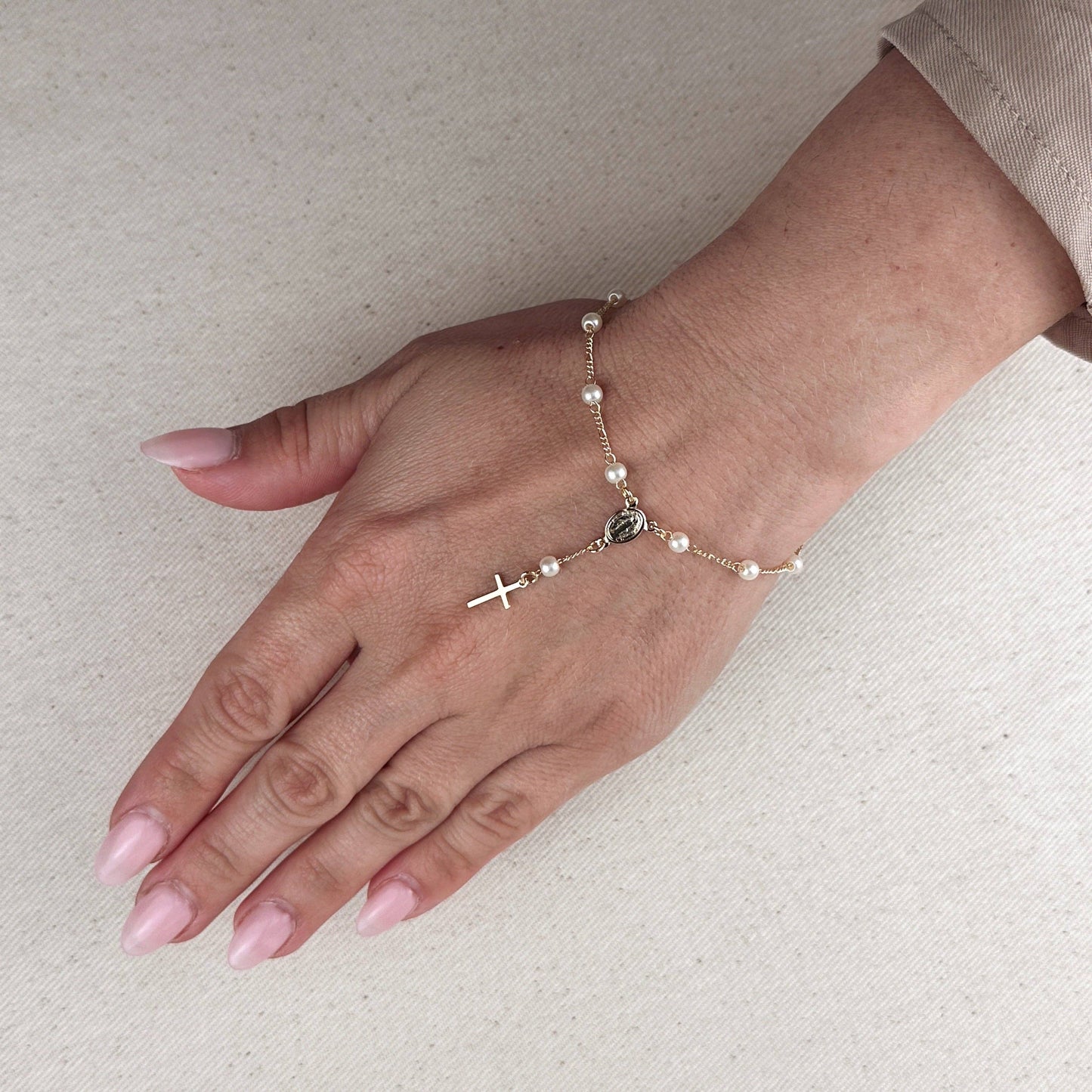 Figaro Pearl Rosary Bracelet