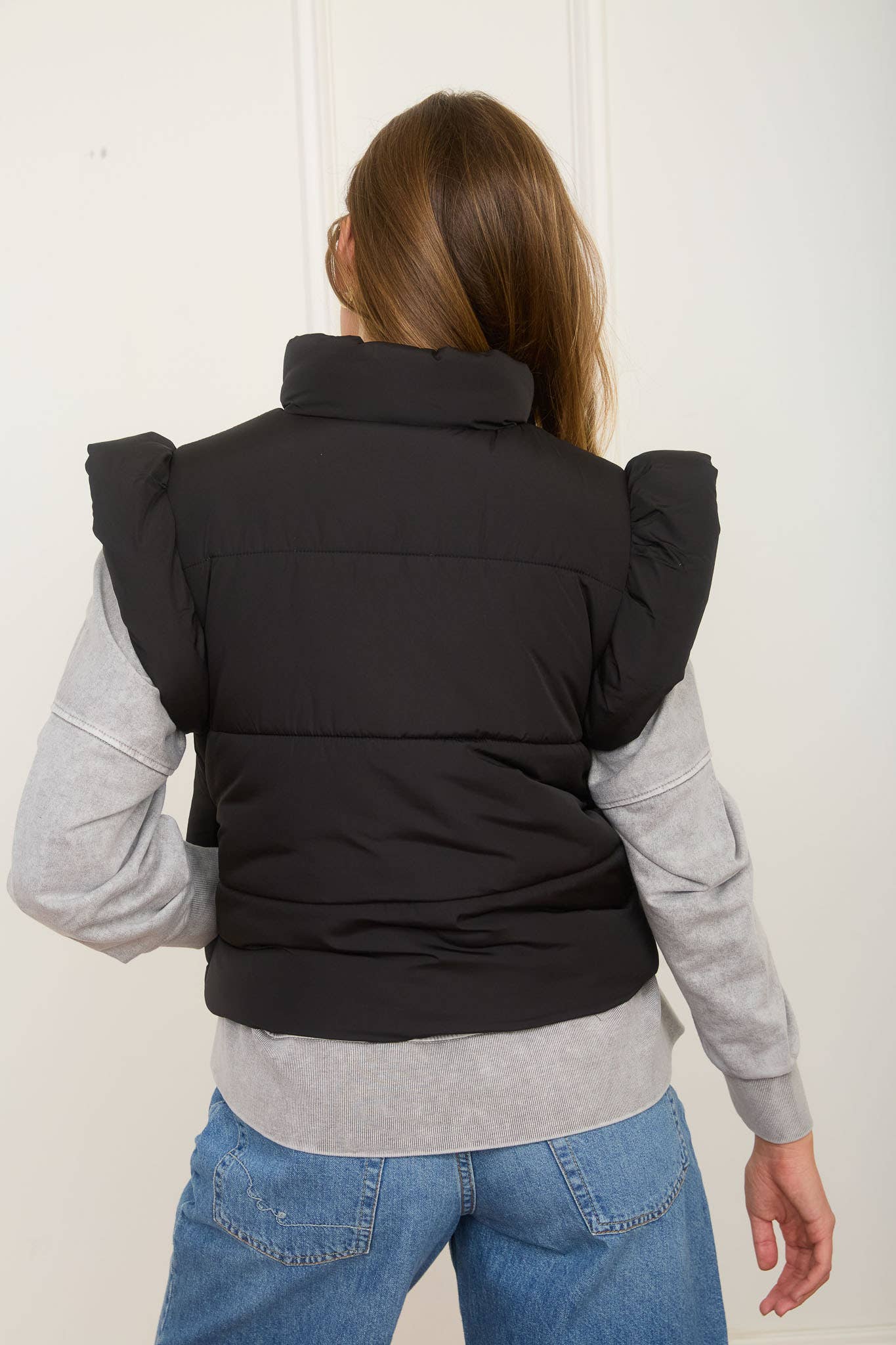 Flutter Sleeve Zip-up Bow Puffer Vest