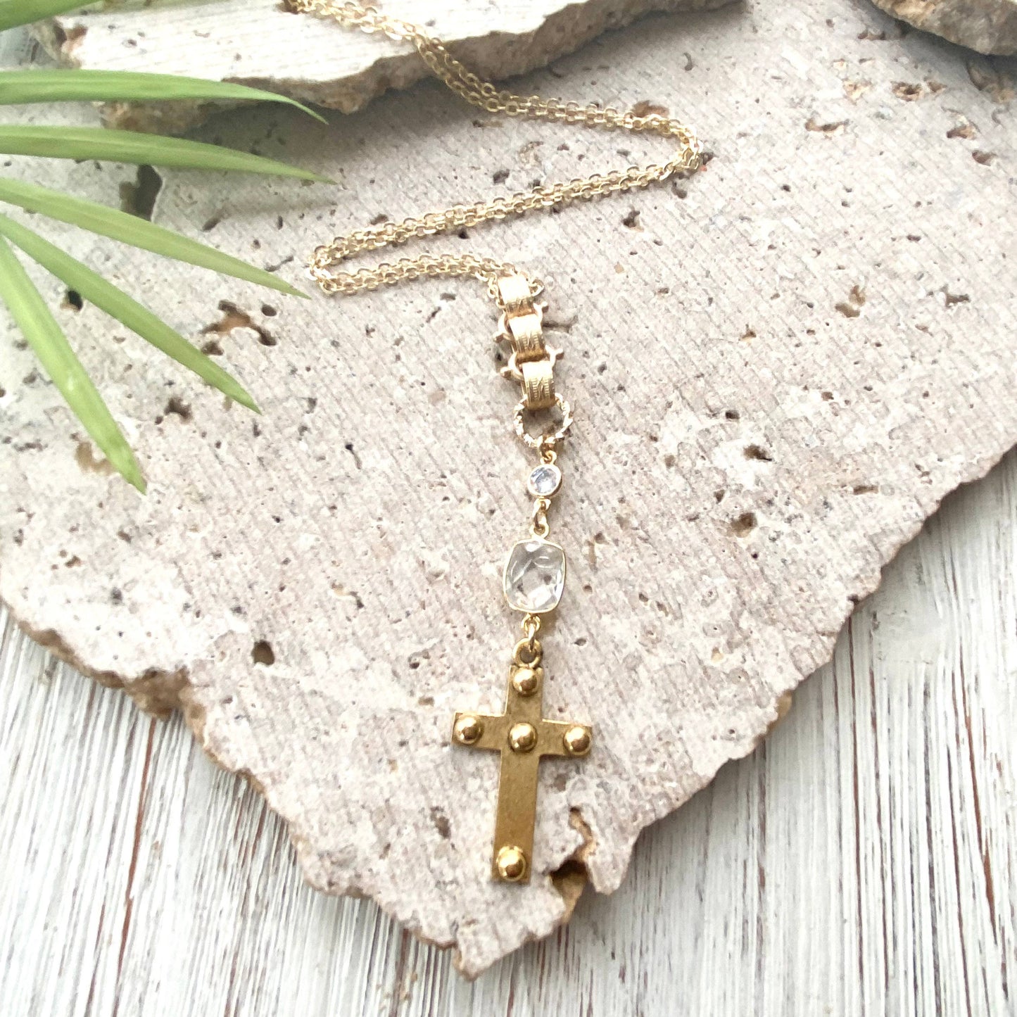 Cross religious Christian necklace vintage Jesus jewelry: Gold