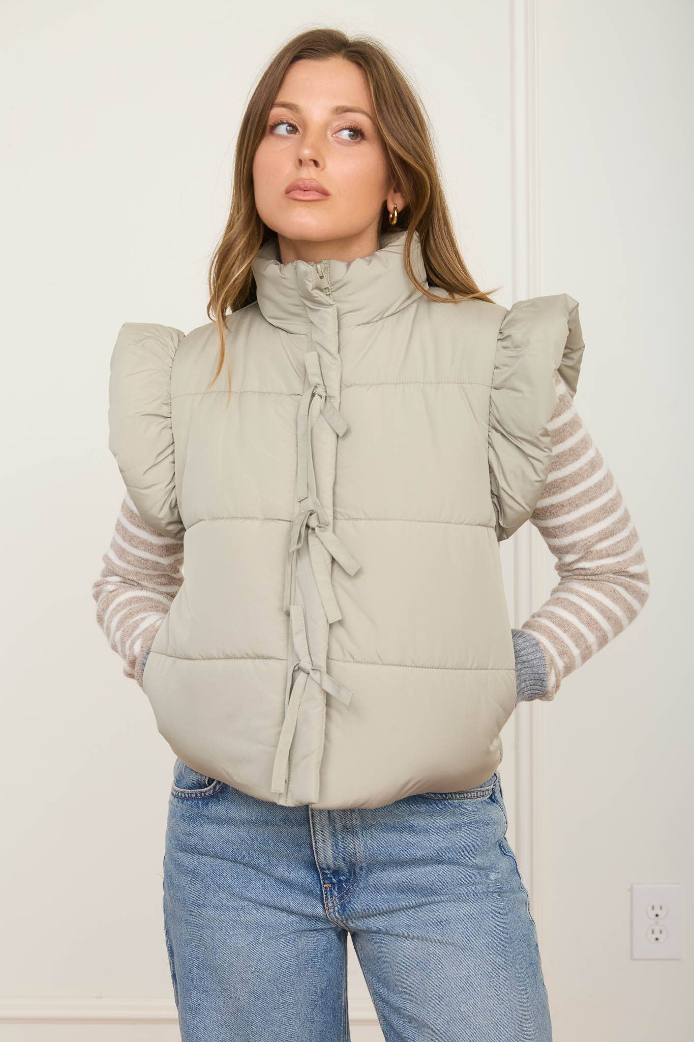 Flutter Sleeve Zip-up Bow Puffer Vest