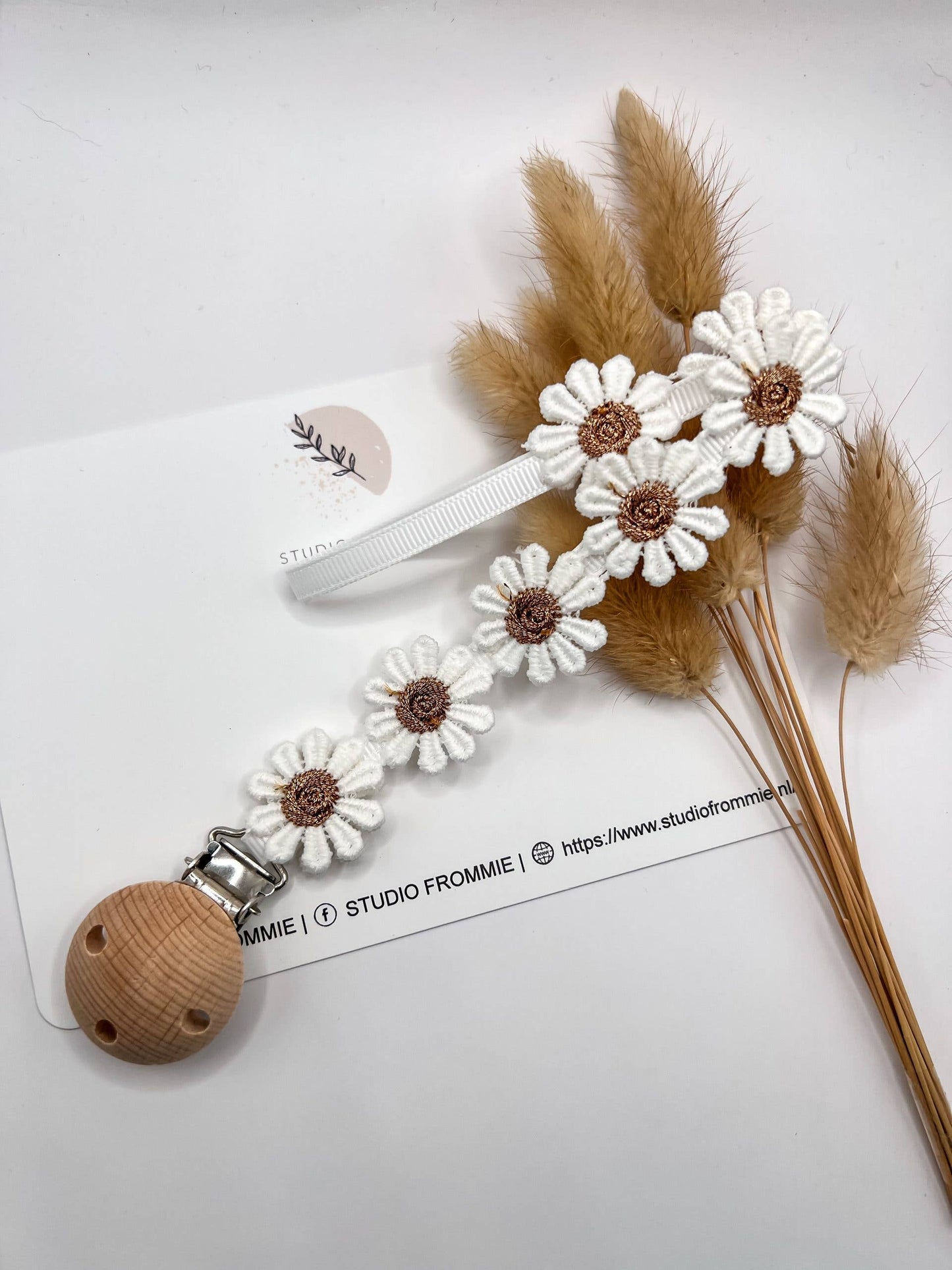 Bronze daisy clip