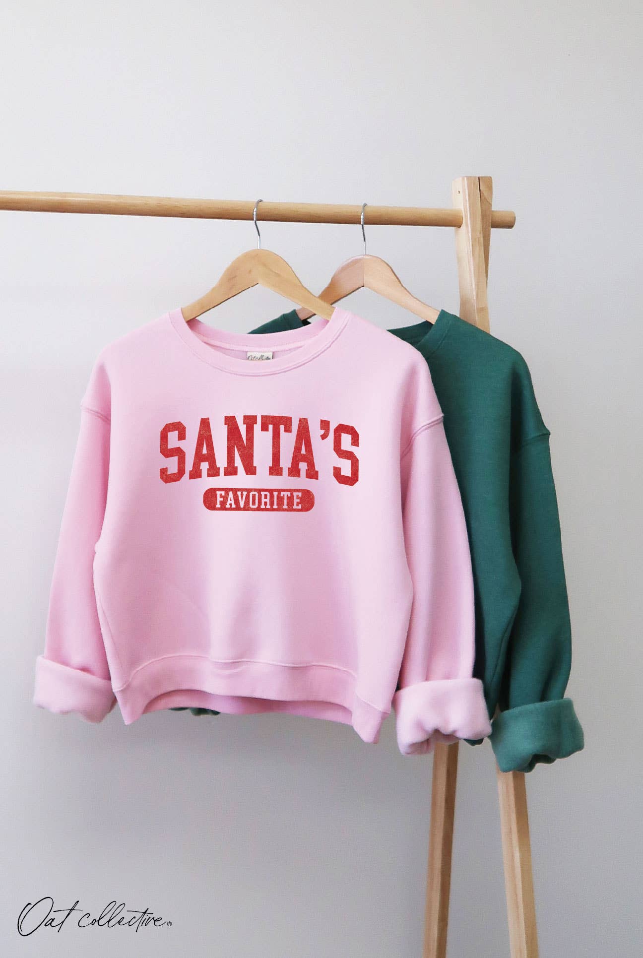 SANTA'S FAVORITE Mid Cropped Graphic Sweatshirt