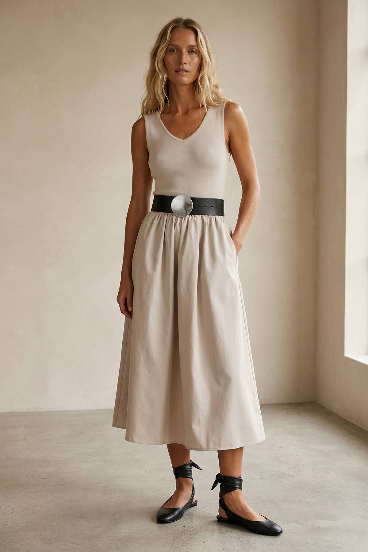 Sleeveless Neck Midi Dress