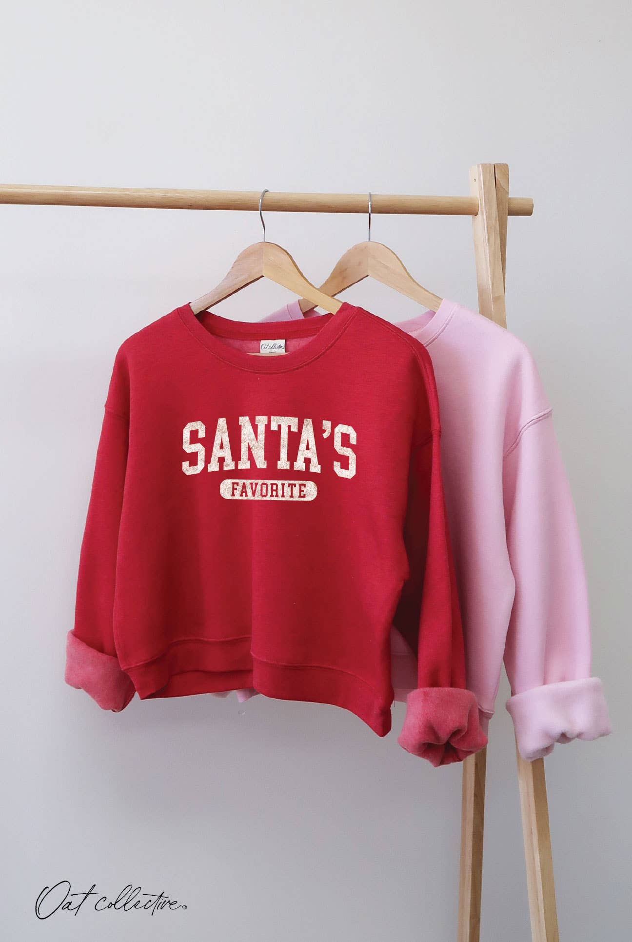 SANTA'S FAVORITE Mid Cropped Graphic Sweatshirt