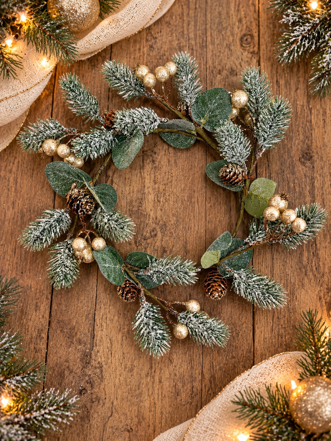 Candle ring with champagne gold berries