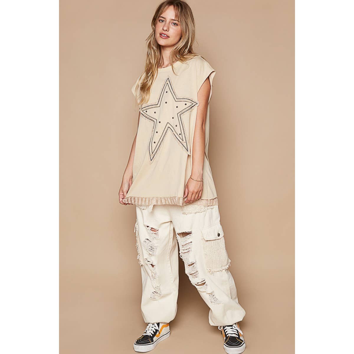 Sleeveless Star Patch Laced Hem Top