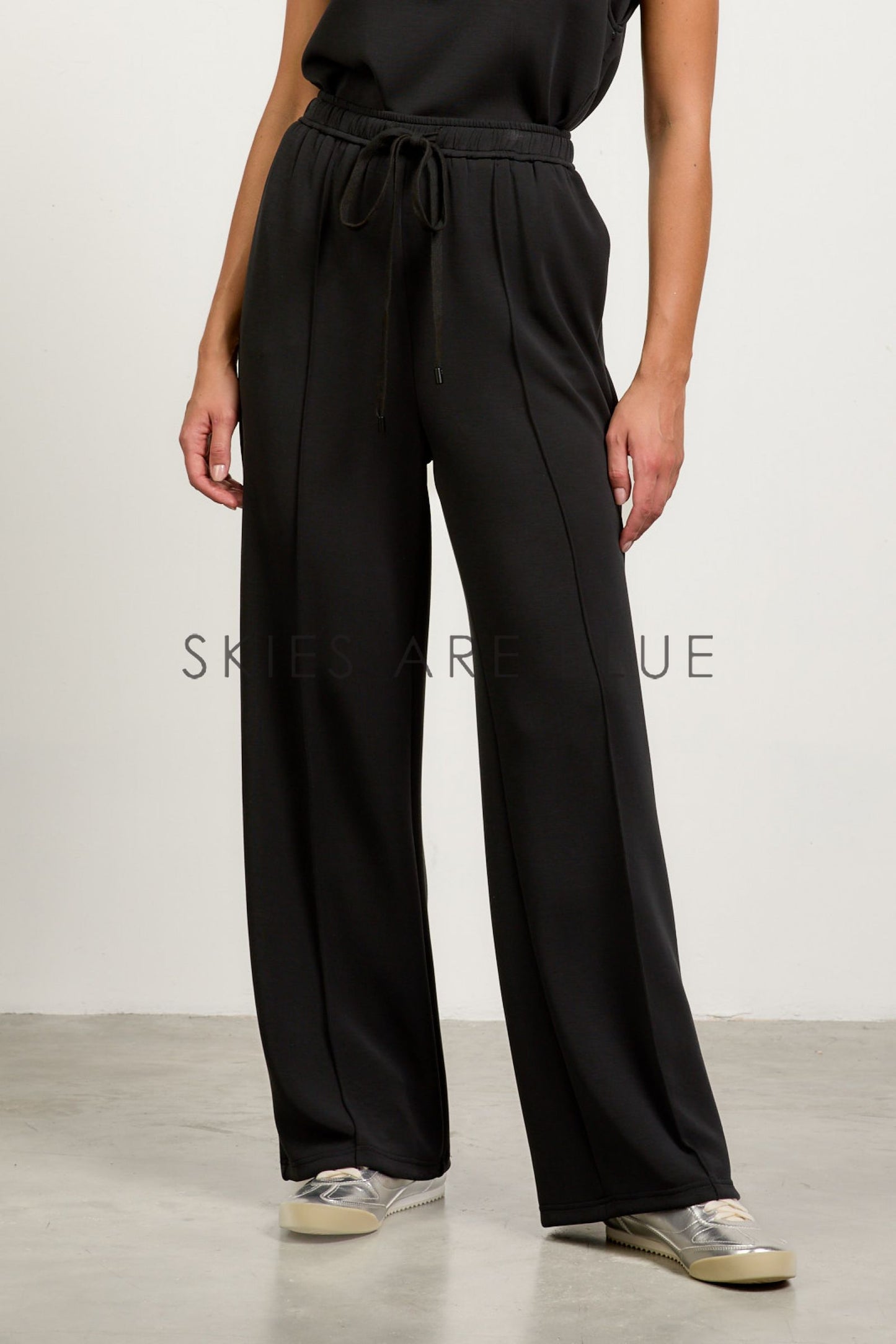 Lounge Pants in Black