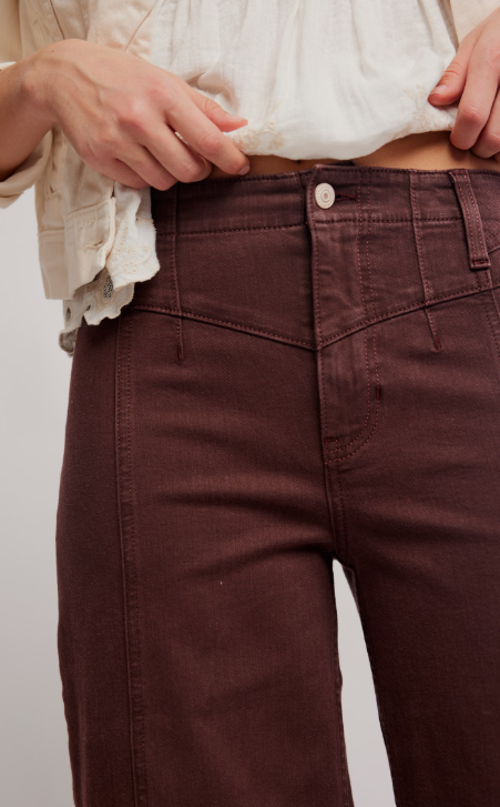 Libre Wide Leg Jeans in Rum Running