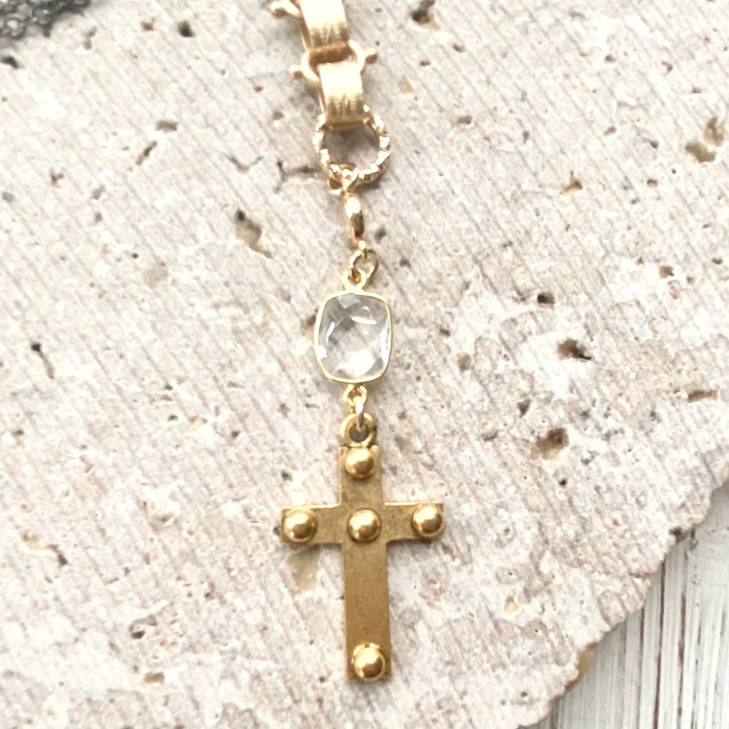 Cross religious Christian necklace vintage Jesus jewelry: Gold