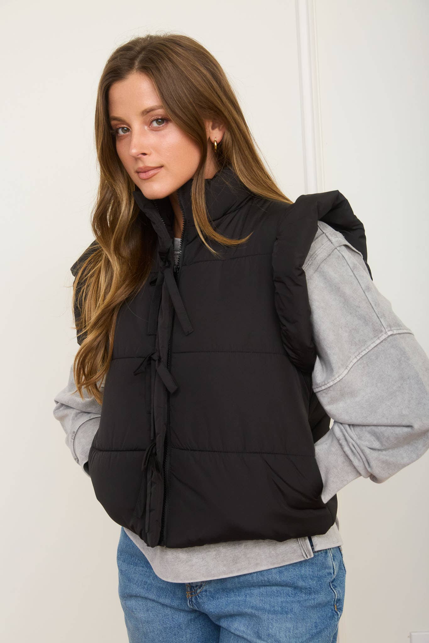 Flutter Sleeve Zip-up Bow Puffer Vest