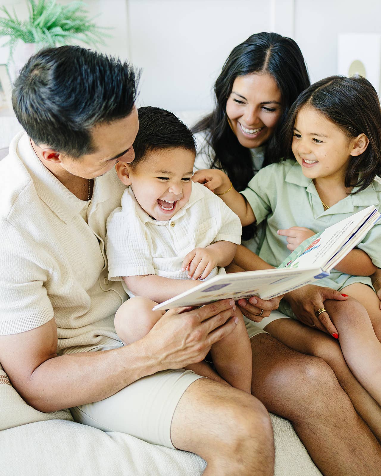 Interactive Photo Albums (ages 0-3) | Who Loves Me?