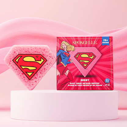 Spongellé Supergirl Berry body buffer, lifestyle photo